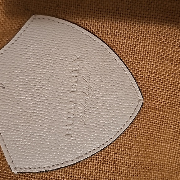 Burberry Beige and White Jute and Leather Giant Tote - Picture 2 of 6